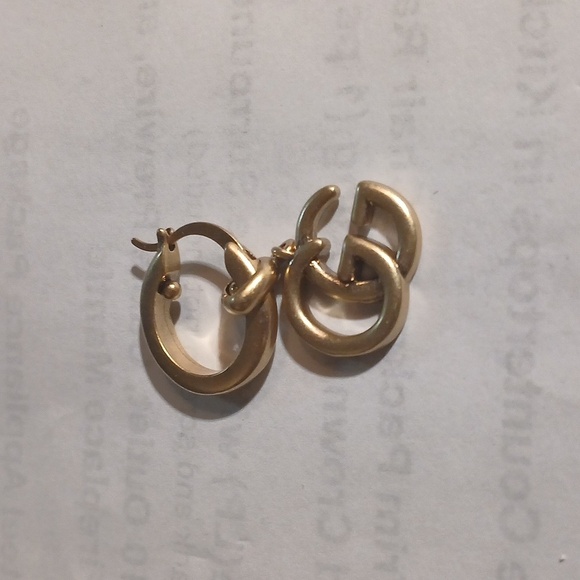 Gold Double GG Gucci Hoop Earrings - Picture 3 of 7